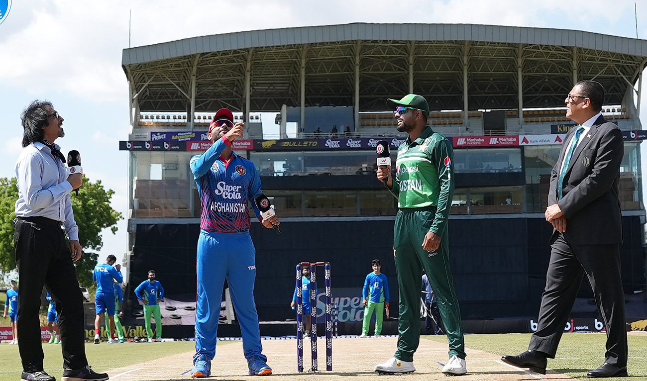 Afghanistan captain Hashmatullah Shahidi (second left) and Pakistan captain Babar Azam (third left) gesture during a toss ahead of the second ODI between Pakistan and Afghanistan in Colombo, Sri Lanka on August 23, 2023. (Photo courtesy: Afghanistan Cricket Board)