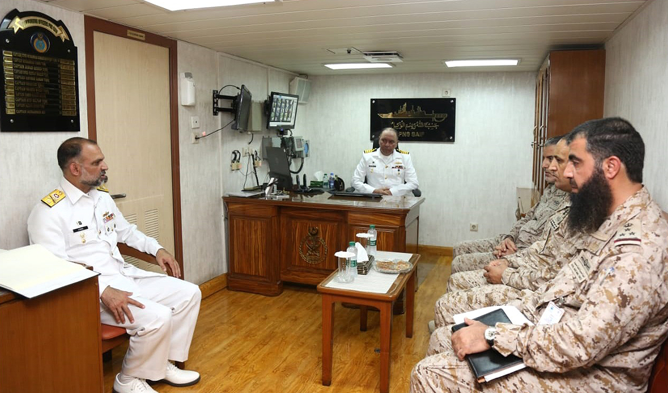 Officials from Royal Saudi Naval Forces meet Mission Commander and Commanding Officer onboard PNS SAIF during Joint Naval Exercise AL Bahr XIV in Saudi Arabia on September 9, 2023. (Photo courtesy: Pakistan Navy)