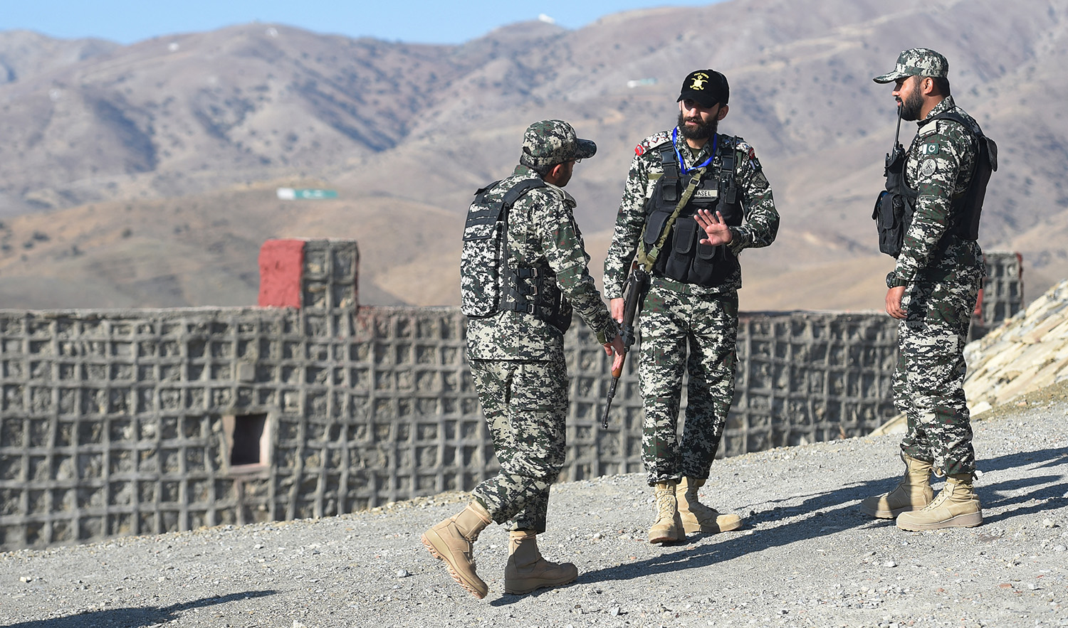Pakistani army soldier stand guard on a border terminal in Ghulam Khan, a town in North Waziristan, on the border between Pakistan and Afghanistan, on January 27, 2019. (AFP/File)