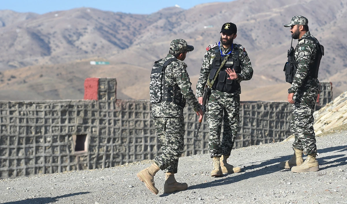 Pakistani army soldier stand guard on a border terminal in Ghulam Khan, a town in North Waziristan, on the border between Pakistan and Afghanistan, on January 27, 2019. (AFP/File)