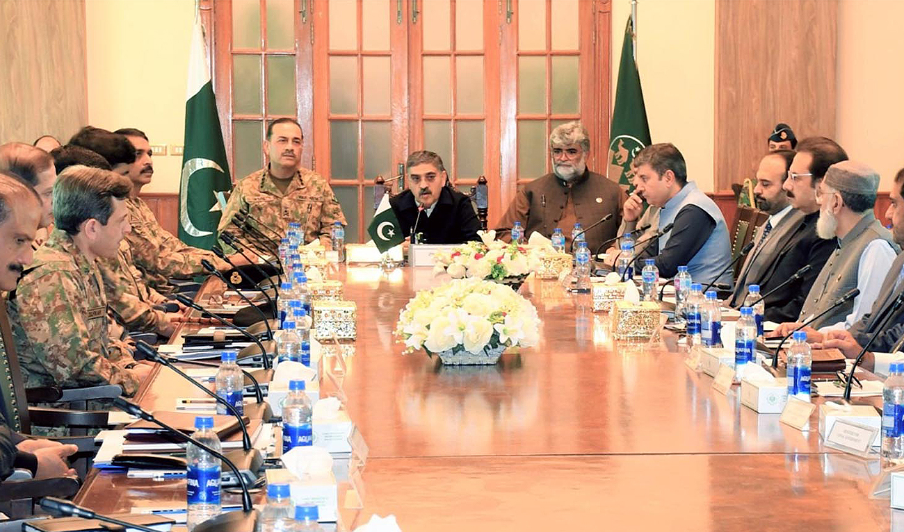 Pakistan caretaker Prime Minister Anwaar-ul-Haq Kakar (center right) and akistan’s army chief General Syed Asim Munir (center left) chair a meeting of the provincial apex committee in Islamabad, Pakistan on October 10, 2023. (Photo courtesy: PID)