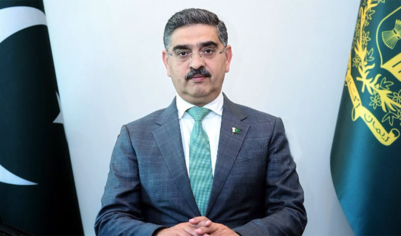 Pakistan's Prime Minister Anwaar-ul-Haq Kakar (left) posing for a picture as he assumes office in Islamabad, Pakistan, on August 14, 2023. (Photo courtesy: PID/File)