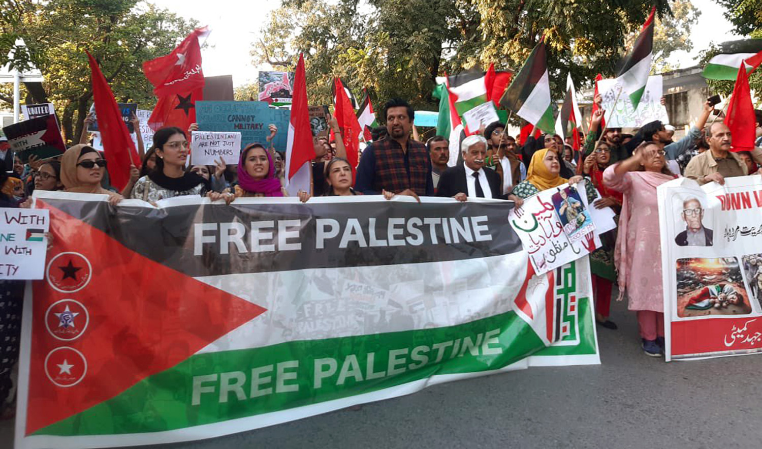 Participants of a rally protest in solidarity with the people of Gaza in Islamabad, Pakistan on October 26, 2023. (Photo courtesy: @AWPIsbRwp/X)