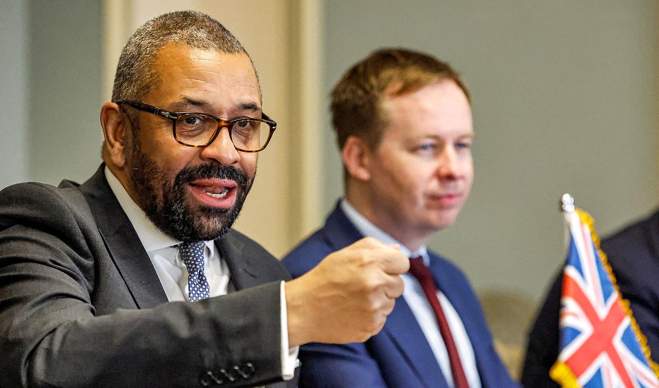 This file photo shows Britain's Foreign Secretary James Cleverly (L) speaking during a meeting in Cairo on October 19, 2023. (AFP)