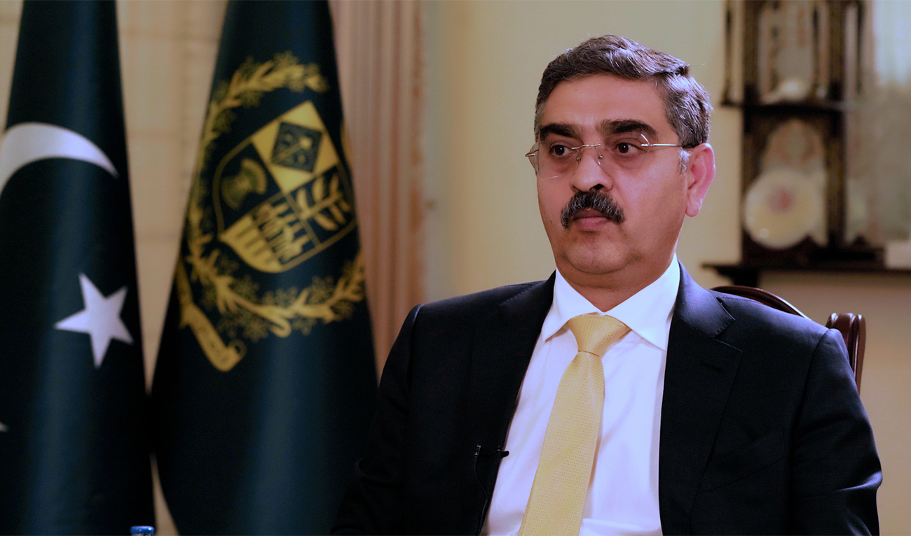 Pakistani Caretaker Prime Minister Anwaar-ul-Haq Kakar speaks during an interview to Arab News Pakistan in Islamabad, Pakistan, on November 6, 2023. (AN photo)