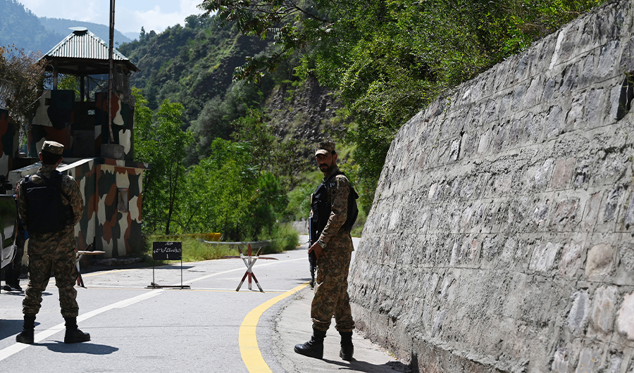 Pakistani troops patrol at the Line of Control -- the de facto border between Pakistan and India -- in Chakothi sector, in Pakistan-administered Kashmir on August 29, 2019. (AFP/File)