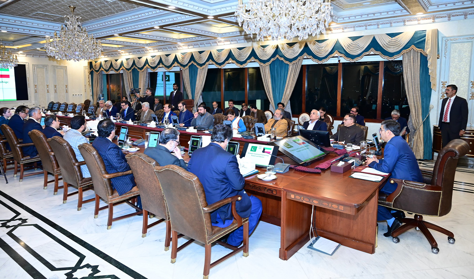 Pakistan Prime Minister Anwaar-ul-Haq (right) is chairing a federal cabinet in Islamabad, Pakistan, on November 24, 2023. (PID)
