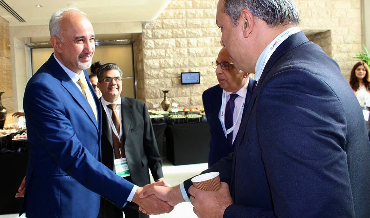 Pakistan’s ambassador to UAE Faisal Niaz Tirmizi (left) shakes hands with USAID officials at the Pakistan Investment Road Show during the second day of an investment roadshow in Dubai on November 6, 2023. (Photo courtesy: Pakistan Embassy UAE)