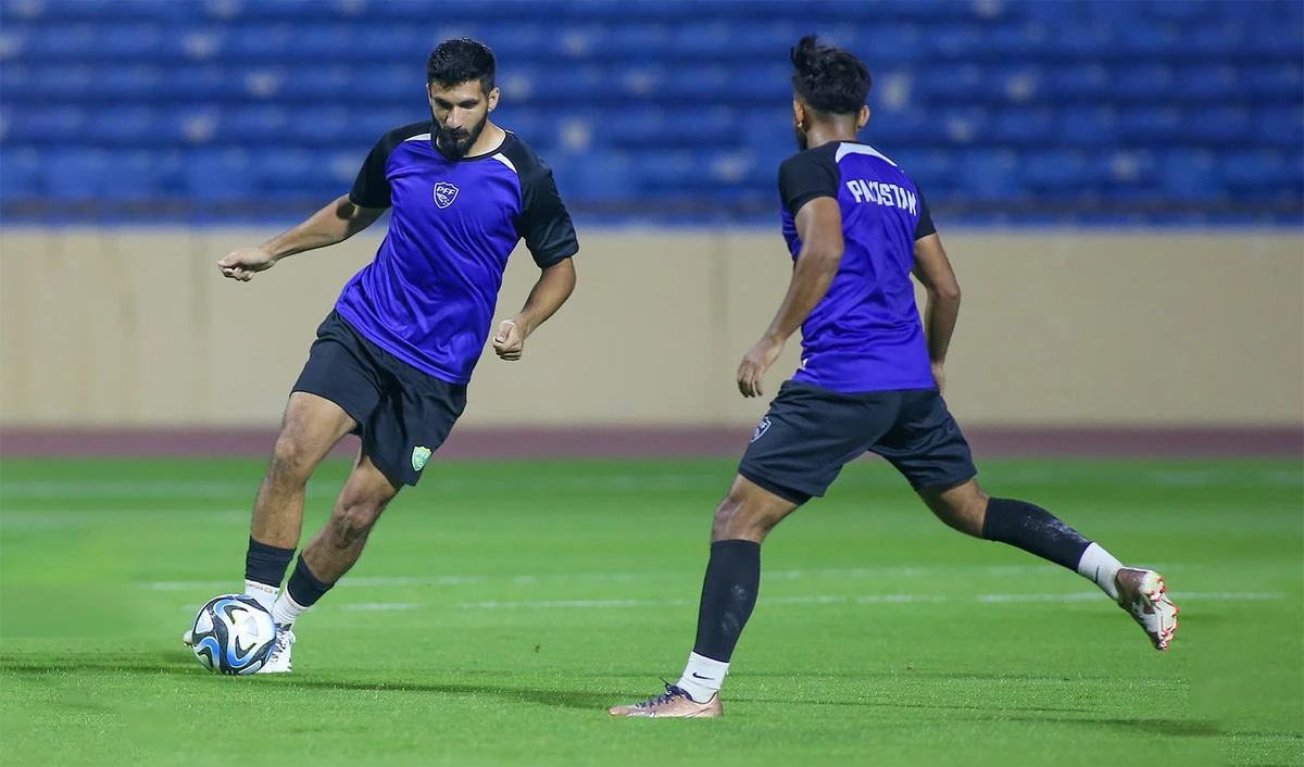 Pakistani football players during a training session in Al-Hasa, Saudi Arabia on November 12, 2023. (Photo courtesy: @pakistanffofficial/Instagram)