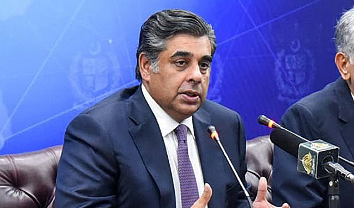 In this file photo, taken on September 8, 2023, Pakistan’s interim commerce minister Dr. Gohar Ejaz (2nd left) speaks during a joint press conference. (APP/File)