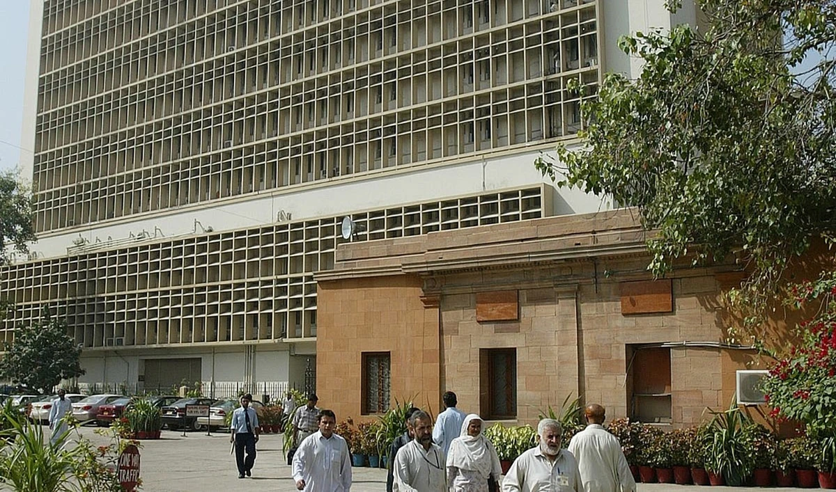 An undated file photo shows a general view of the State Bank of Pakistan's building in Karachi. (Photo courtesy: social media)