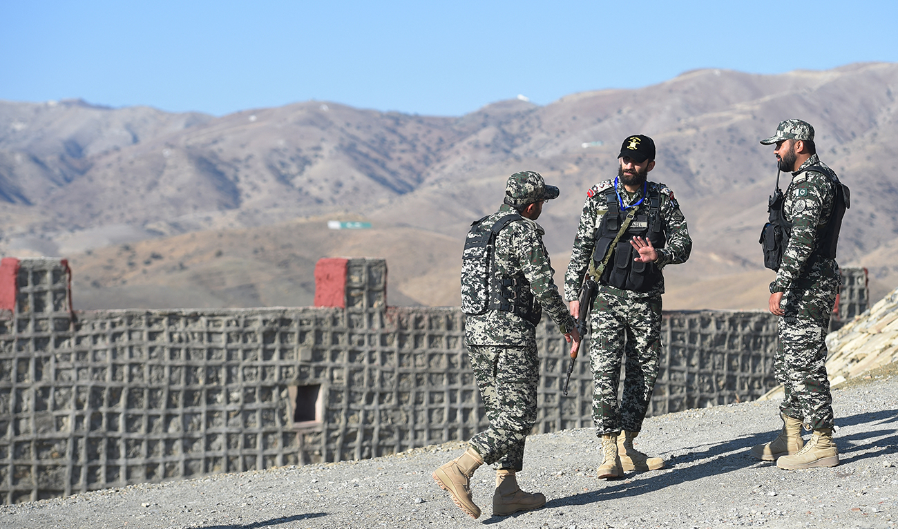 Pakistani army soldier stand guard on a border terminal in Ghulam Khan, a town in North Waziristan, on the border between Pakistan and Afghanistan, on January 27, 2019. (AFP)
