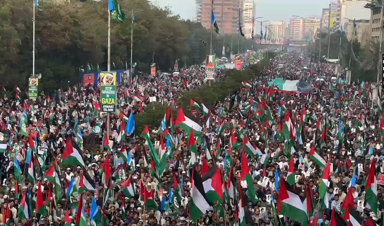 Supporters of Jamaat-e-Islami chant slogans during a protest against Israeli airstrikes and to show solidarity with Palestinian people living in Gaza, in Karachi on January 14, 2024. (AN Photo)