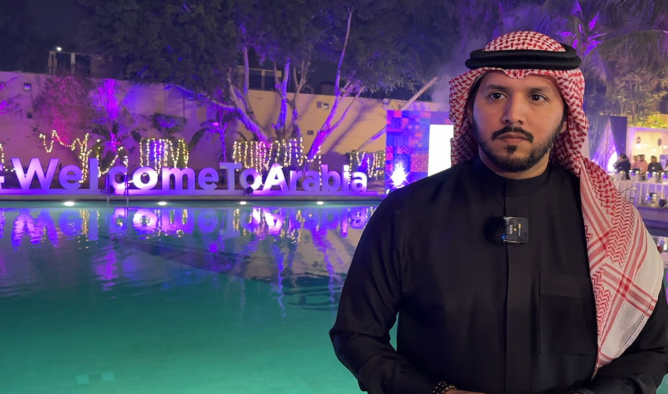 Dr. Omar Ayoub, Assistant General Manager at Zamzam.com, a partner of Saudi Tourism Authority, gestures during an interview with Arab News in Karachi on January 18, 2024. (AN Photo)