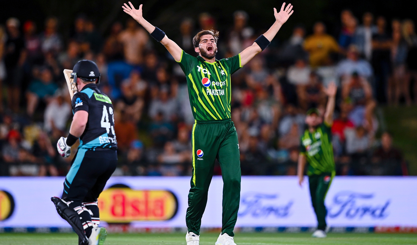 Shaheen Afridi of Pakistan appeals to the umpire while bowling to New Zealand during their T20 cricket match in Christchurch, New Zealand, on January 19, 2024. (AP)