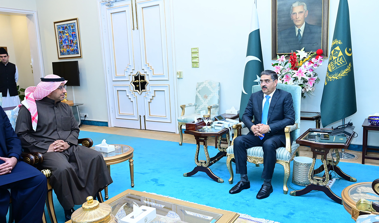 Pakistan Caretaker Prime Minister Anwaar-ul-Haq Kakar (right) in a meeting with the chief executive officer of the Kuwait-based firm, EnerTech, in Islamabad, Pakistan on January 23, 2024. (Photo courtesy: PMO)