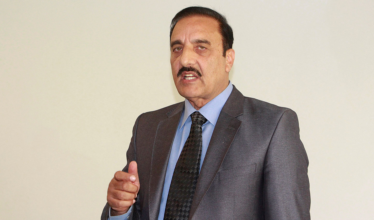 Rawalpindi Commissioner Liaquat Ali Chattha speaks at a press conference in Rawalpindi on February 17, 2024. A top Pakistani bureaucrat said on February 17 he helped rig the country's elections, a week after polls marred by allegations of manipulation returned no clear winner. (AFP)