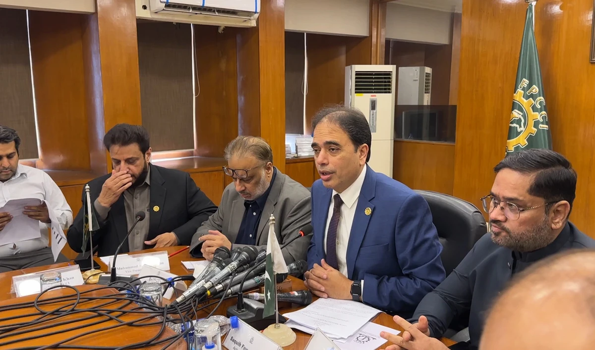 Saquib Fayyaz Magoon, Acting President FPCCI, addresses a press conference in Karachi on February 21,2024. (AN Photo)