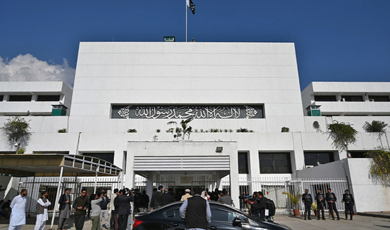 Newly-elected lawmakers arrive before the start of the electoral process to appoint Pakistan's next prime minister at the Parliament House in Islamabad on March 3, 2024. (AFP/File)