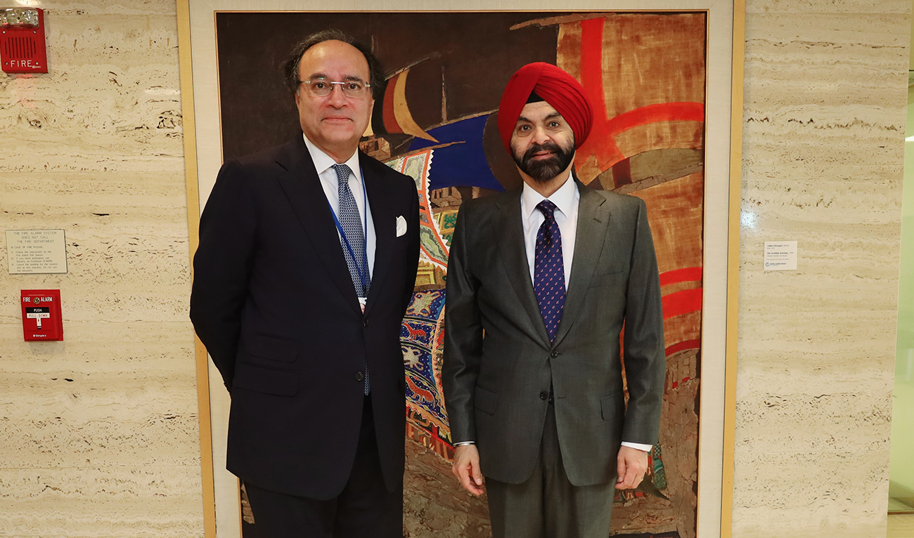 Pakistani Finance Minister Muhammad Aurangzeb (left) meeting with Ajay Banga, the president of the World Bank Group, on April 16, 2024, in Washington. (Photo courtesy: Ministry of Finance )