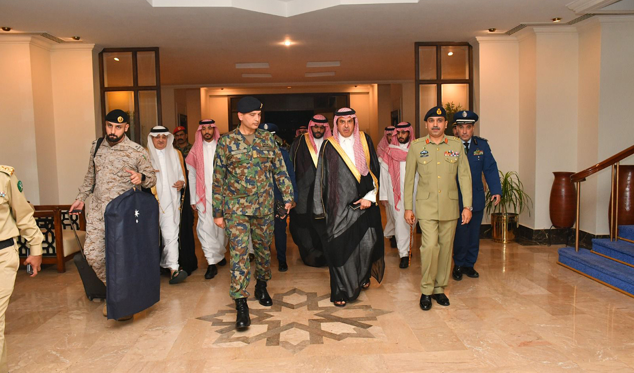 Saudi Assistant Minister of Defense Talal Bin Abdullah Bin Turki Al-Otaibi (3rd right) arrives in Islamabad, Pakistan on April 16, 2024. (Photo courtesy: Ministry of Defense)