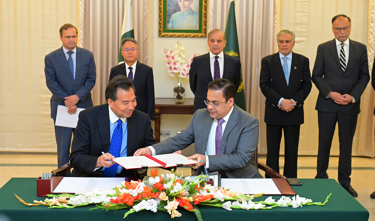 Prime Minister Muhammad Shehbaz Sharif witnesses the signing of different agreements between China and Pakistan regarding cooperation in various fields in Islamabad on April 23, 2024. (Photo courtesy: PMO)
