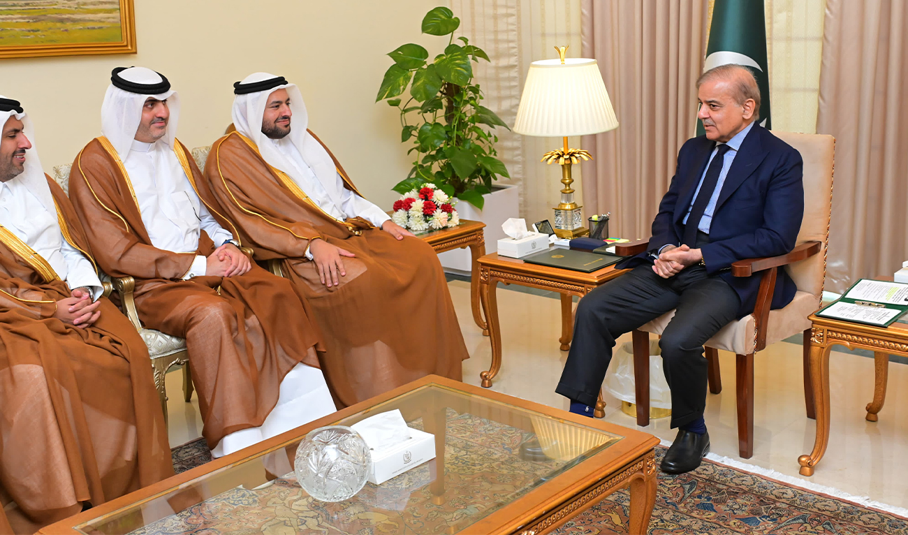 Mohammed bin Abdulaziz Al-Khulaifi (3R) meets Pakistan Prime Minister Shehbaz Sharif in Islamabad, Pakistan on May 9, 2024. (PID)