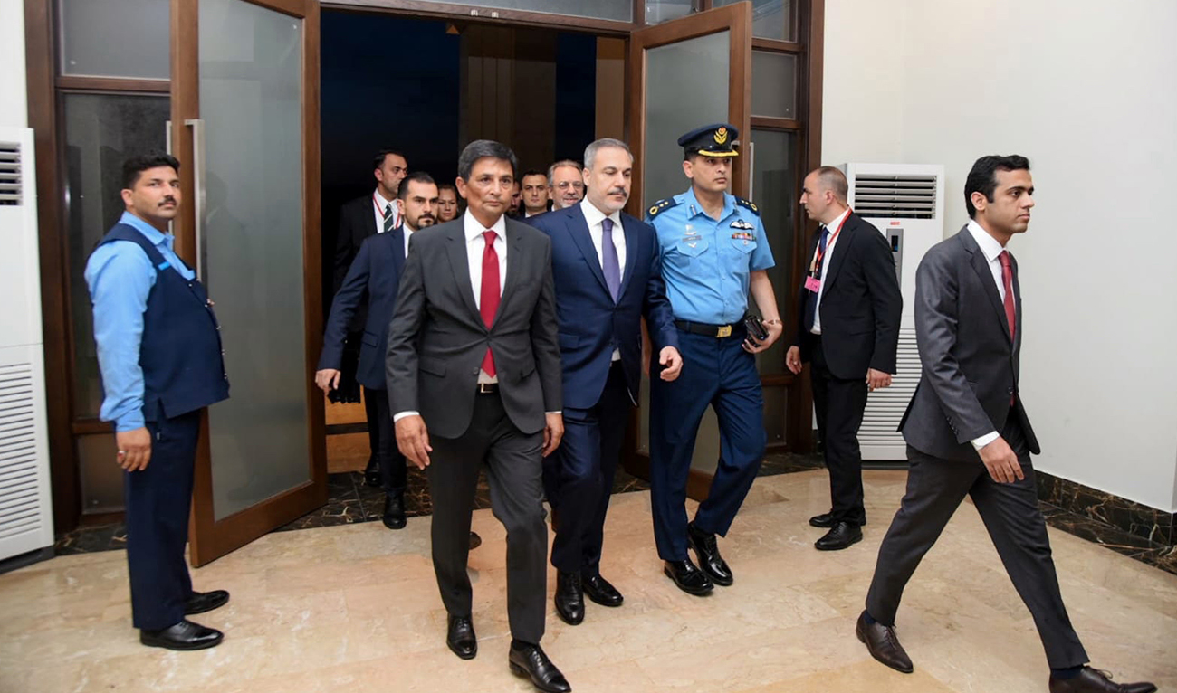Turkish Foreign Minister Hakan Fidan (center) arrives in Islamabad on a two-day official visit to Pakistan, on May 19, 2024. (Photo courtesy: Ministry of Foreign Affairs)