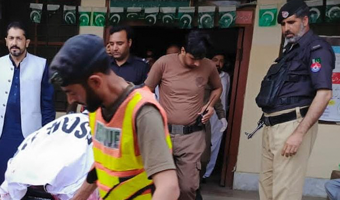 Recue officials shift bodies of travelers killed in a jeep accident in Shangla on May 27, 2024. (Photo courtesy: Rescue 1122)