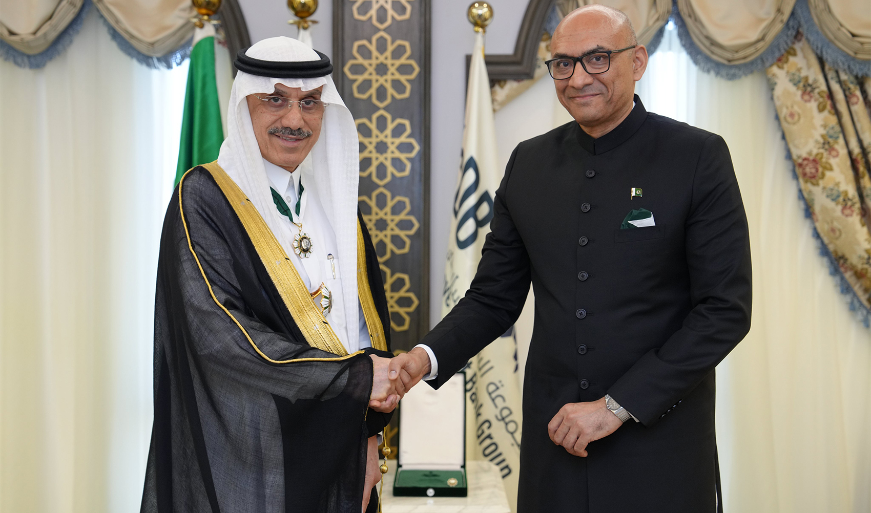 Pakistan’s Ambassador to Saudi Arabia Ahmad Farooq (right) confers "Hilal-i-Quaid-i-Azam" medal on Islamic Development Bank (IsDB) head Dr. Mohammed Sulaiman Al-Jasser in the Saudi city of Jeddah on May 28, 2024. (@isdb_group)