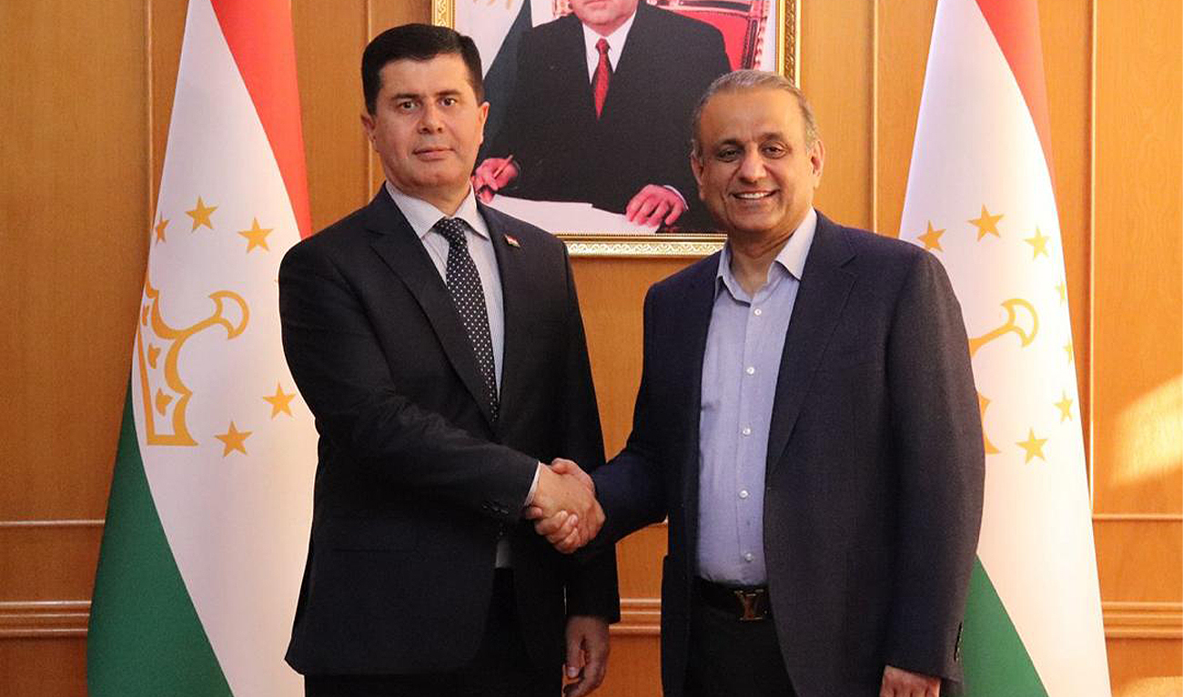 Pakistan's Minister for Communications, Privitization and Investment, Abdul Aleem Khan (right), meets Tajikistan’s Minister for Trade and Economy, Zavqizoda Zavqi Amin, on his official visit to Tajikistan on May 29, 2024. (Radio Pakistan)