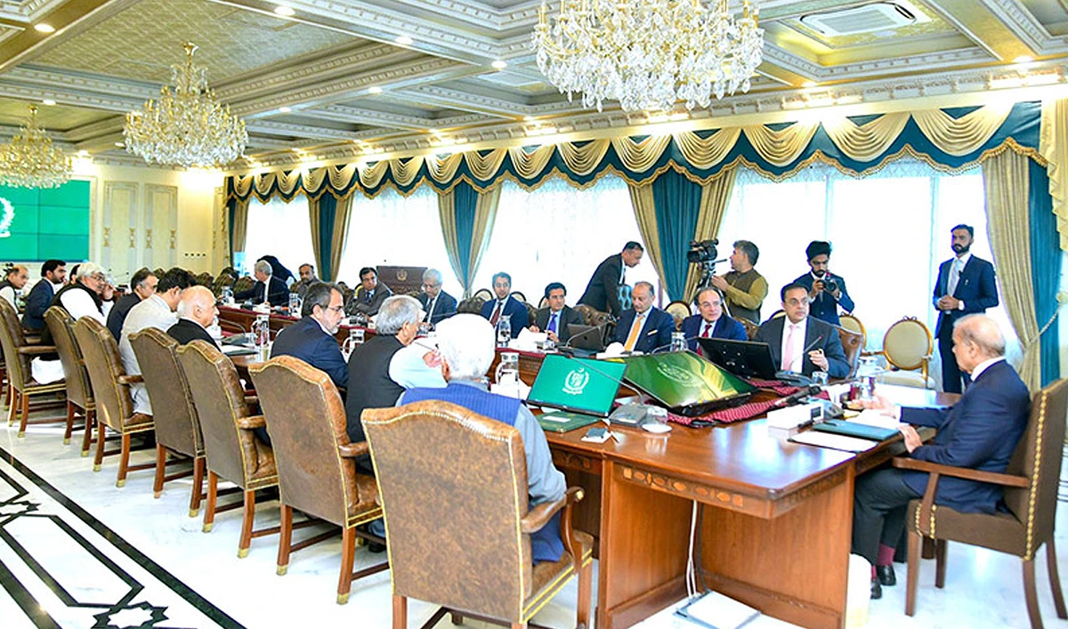 Prime Minister Shehbaz Sharif chairs a meeting on the matters related to facilitation of Pakistan’s industrial sector at the Prime Minister House in Islamabad on May 17, 2024. (APP)