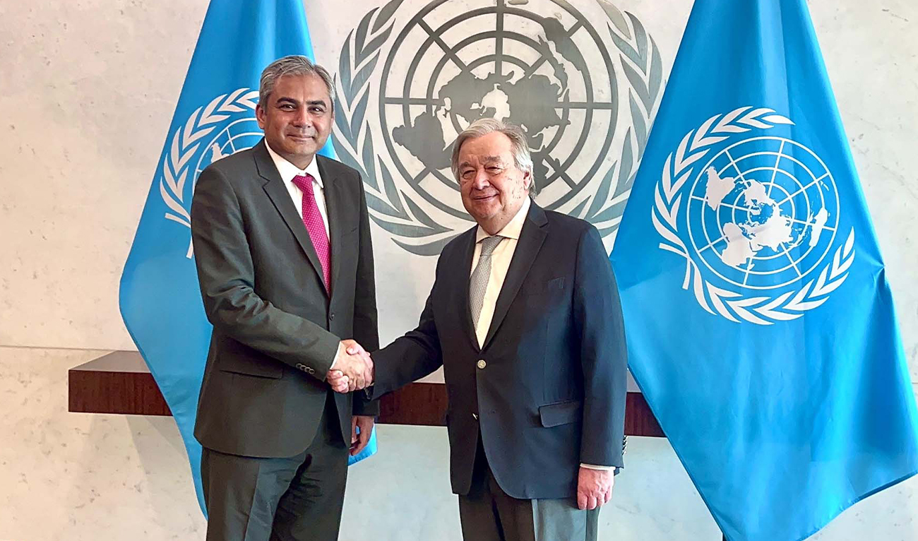 Pakistan Interior Mohsin Naqvi (left) meets UN Secretary General Antonio Guterres in New York, US, on June 8, 2024. (PID)