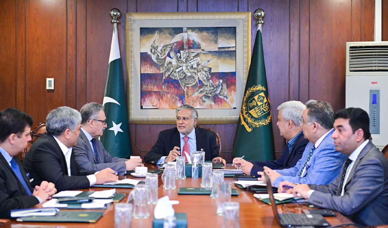Deputy Prime Minister and Foreign Minister Ishaq Dar (center) chairs a high-level meeting to discuss important issues related to overseas Pakistanis in Islamabad, Pakistan, on July 22, 2024. (MOFA/X)