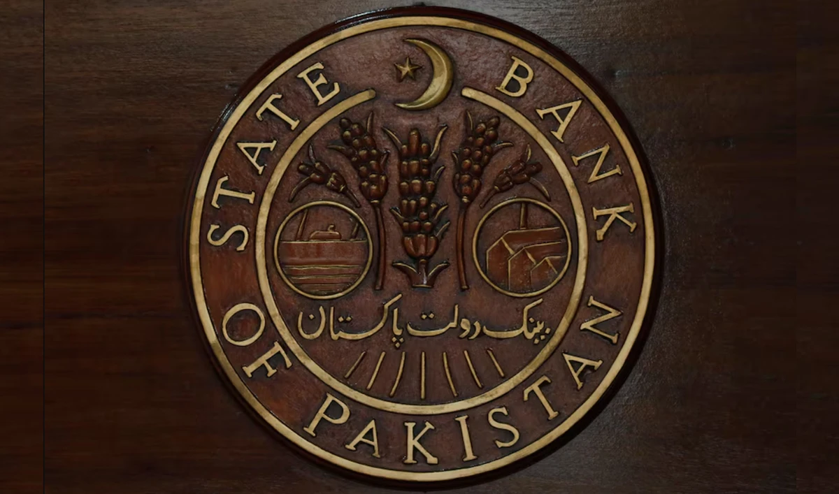 The logo of the State Bank of Pakistan (SBP) is pictured on a reception desk at the head office in Karachi, Pakistan July 16, 2019. (Photo courtesy: REUTERS/FILE)
