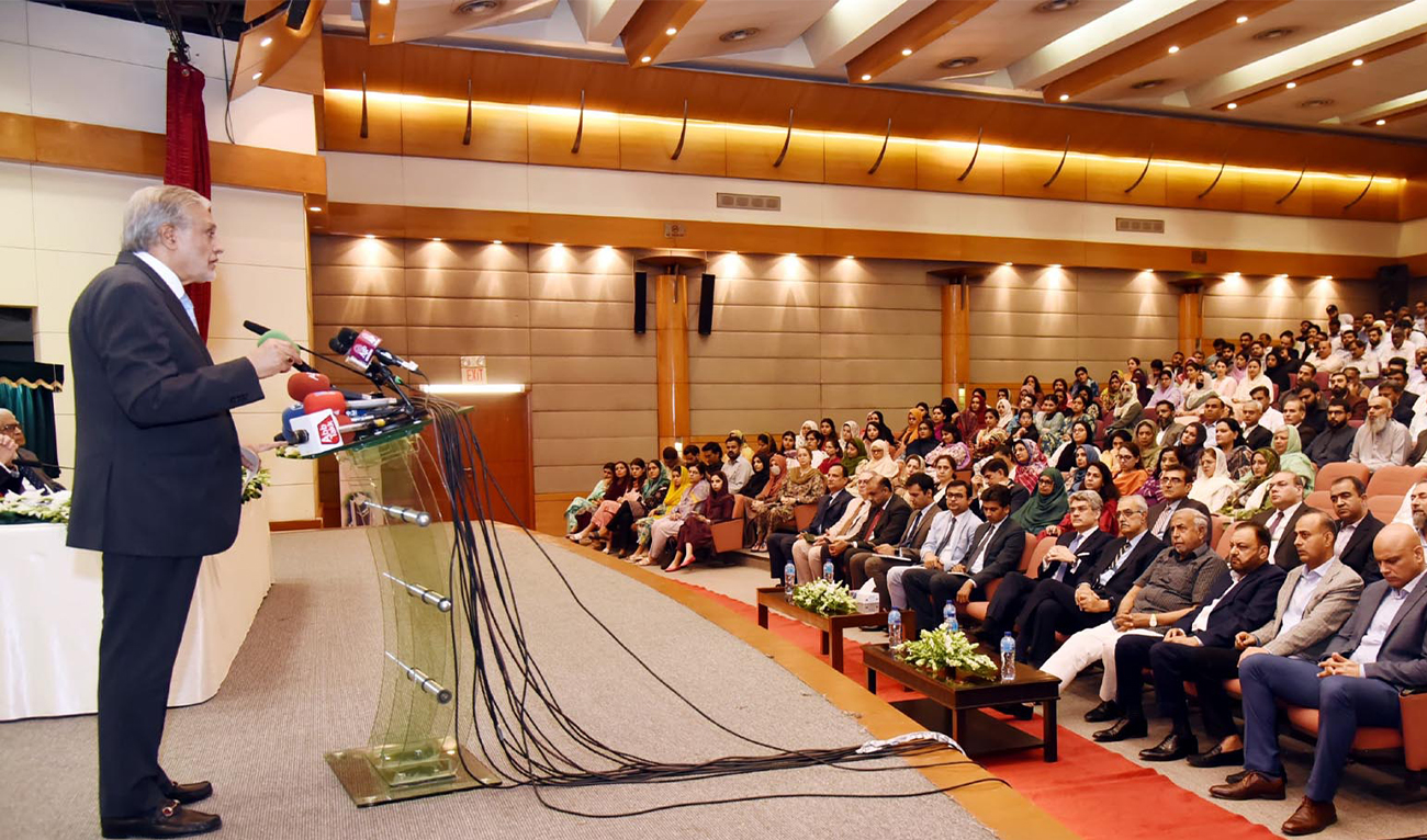 Pakistan's Deputy Prime Minister Ishaq Dar (left) is addressing the groundbreaking ceremony of the head office of the Securities & Exchange Commission of Pakistan in Islamabad, Pakistan, on August 1, 2024. (PID)