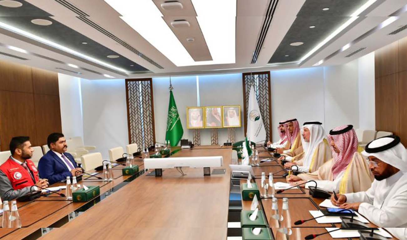 The supervisor general of the King Salman Humanitarian Aid and Relief Center (KSrelief) Dr. Abdullah Al-Rabeeah and Pakistan Red Crescent Society (PRCS) Chairman Sardar Shahid Ahmed Laghari in a meeting in Riyadh, Saudi Arabia, on August 8, 2024. (Photo courtesy: SPA)