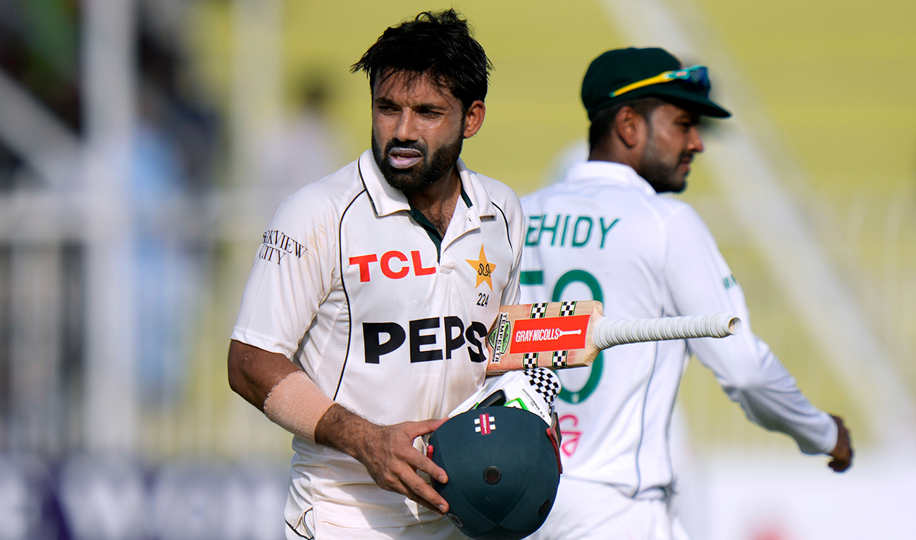 Pakistan's Mohammad Rizwan walks off the field after Pakistan declared their first innings during the second day of first cricket test match between Pakistan and Bangladesh, in Rawalpindi, Pakistan, Thursday, Aug. 22, 2024. (AFP)