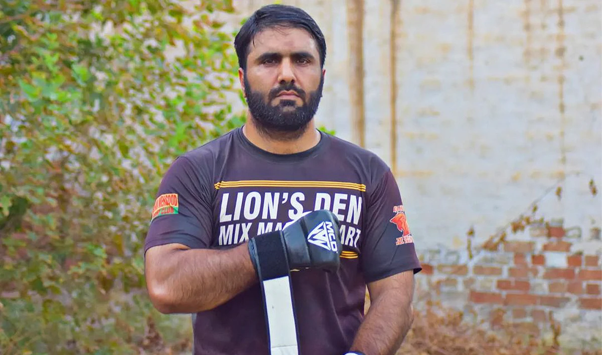 The picture shared on February 28, 2024, shows Irfan Mehsood, first Pakistani MMA athlete to hold 100 Guinness World records. (irfanmehsood.official/Instagram)