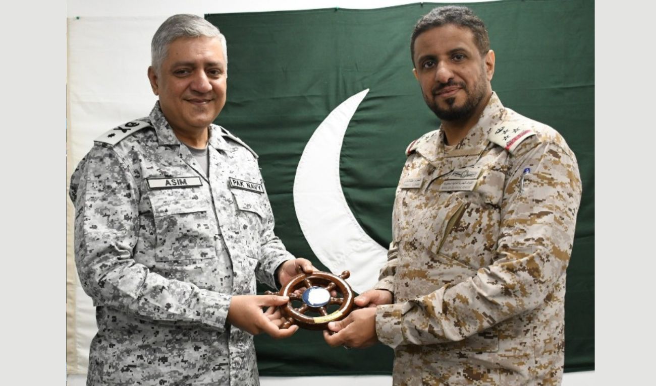 Royal Saudi Naval Forces Maritime Component Commander, Cdre Othman Oqab Al Zahrani (R) meets with Pakistan’s Commodore Asim Sohail Malik, who is currently commanding the Combined Task Force 150 (CTF 150) in Bahrain, on September 11, 2024. (Photo courtesy: Pakistan Navy)