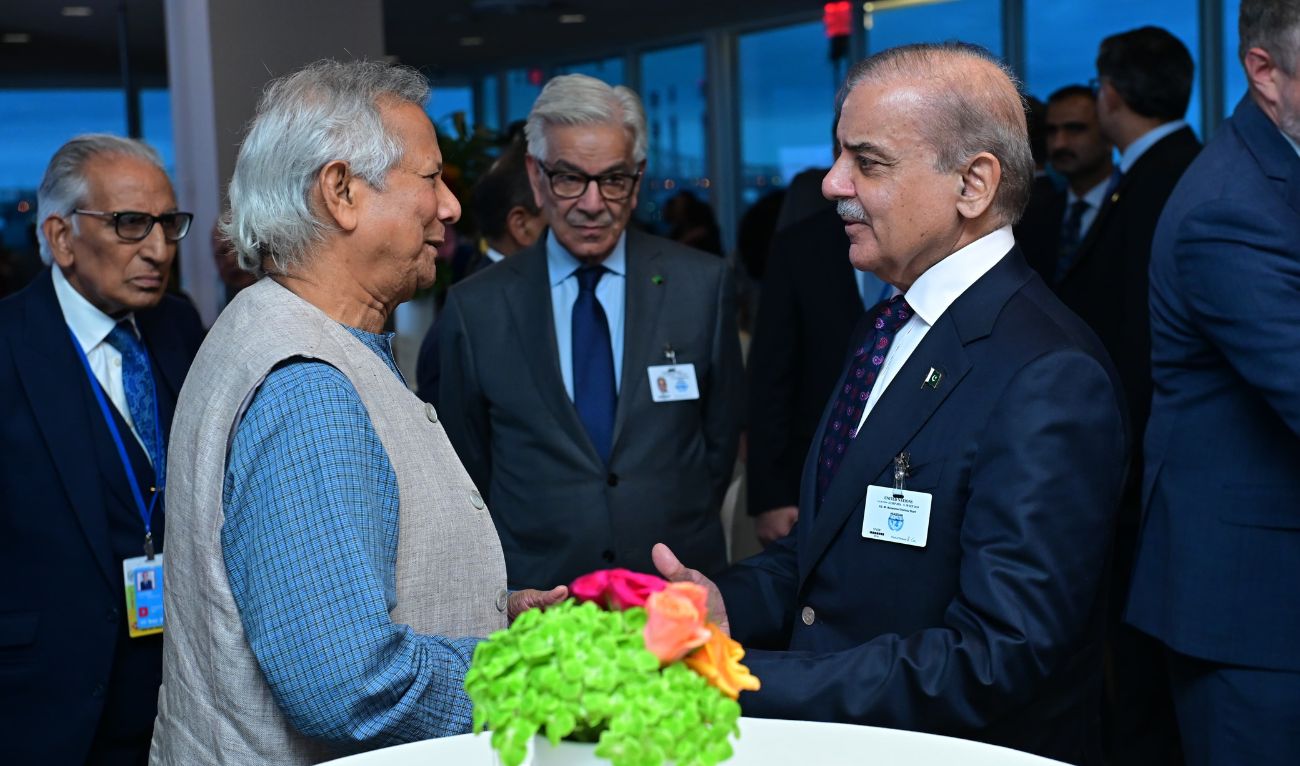 Pakistan’s Prime Minister Shehbaz Sharif (R) meets Bangladesh Chief Adviser Dr. Muhammad Yunus on September 25, 2024, at the sidelines of the United Nations General Assembly session in New York. (PMO)