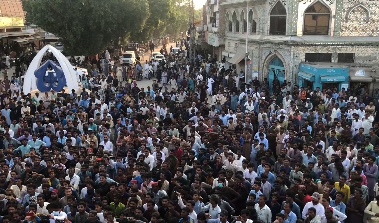 Hundreds gather outside Umarkot Press Club in southern Pakistan to demand justice for doctor killed after blasphemy accusations, on September 25, 2024. (AN Photo)