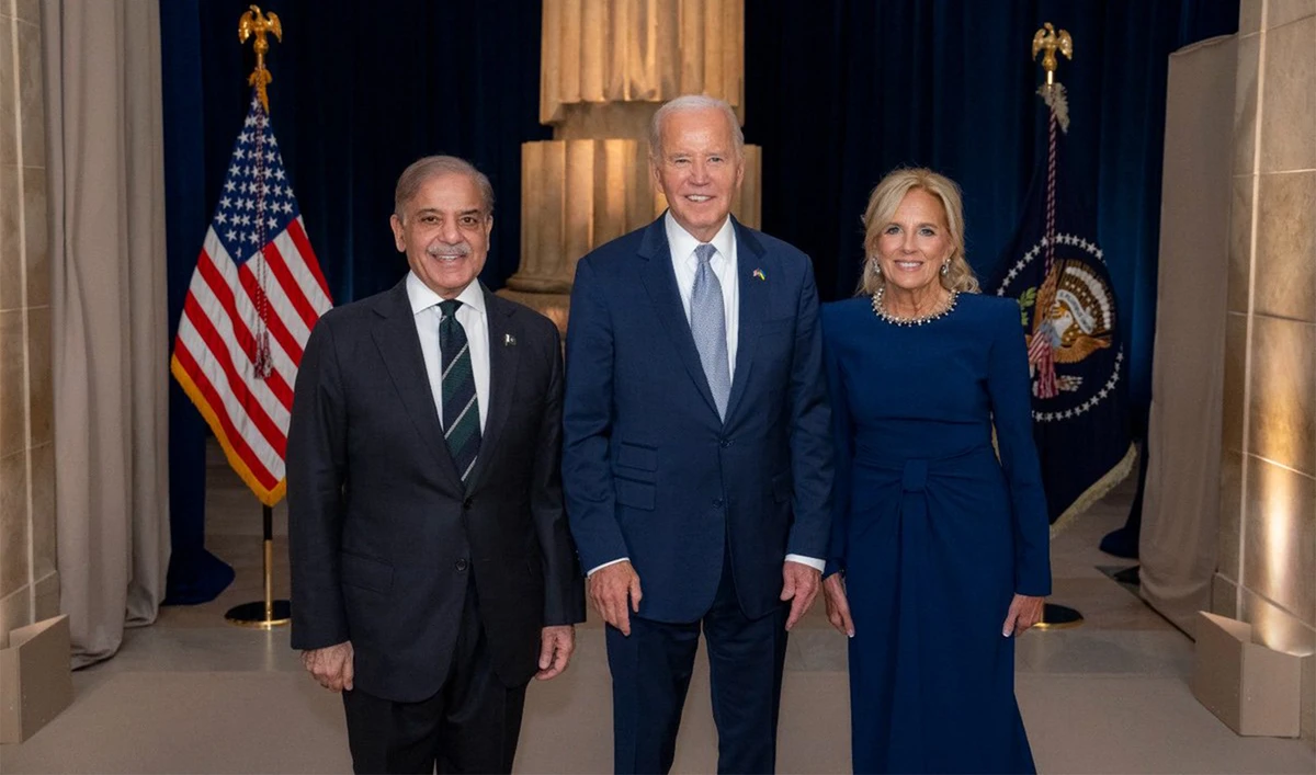 Pakistan Prime Minister Shehbaz Sharif (left) meets US President Joe Biden (center) in New York, US, on September 28, 2024. (@CMShehbaz/X)