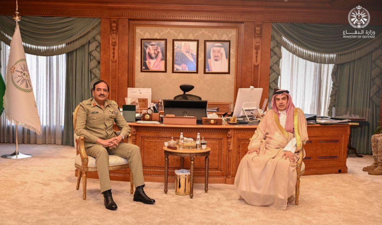Pakistan's Chief of General Staff, Lt.-Gen. Muhammad Avais Dastgir (left), meets Assistant Defense Minister of Saudi Arabia Talal Bin Abdullah Al Otaibi in Riyadh, Saudi Arabia on October 12, 2024. (Photo courtesy: ISPR)