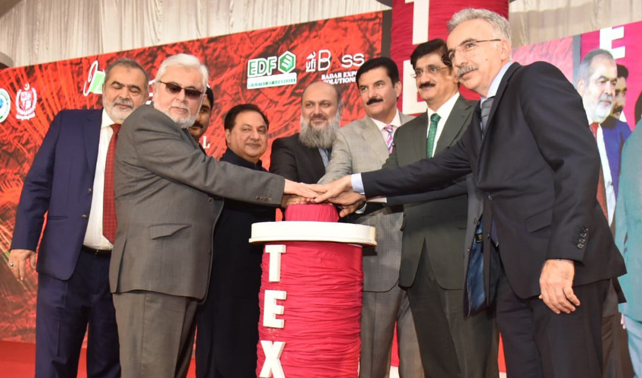 Pakistan Commerce Minister Jam Kamal Khan along with Khyber Pakhtunkhwa Governor Faisal Karim Kundi and Sindh Chief Minister Murad Ali Shah inaugurates the fifth edition of the International Textile and Leather Exhibition Texpo 2024 at the Expo Center in Karachi on October 23, 2024. (Photo courtesy: Privatization Ministry)