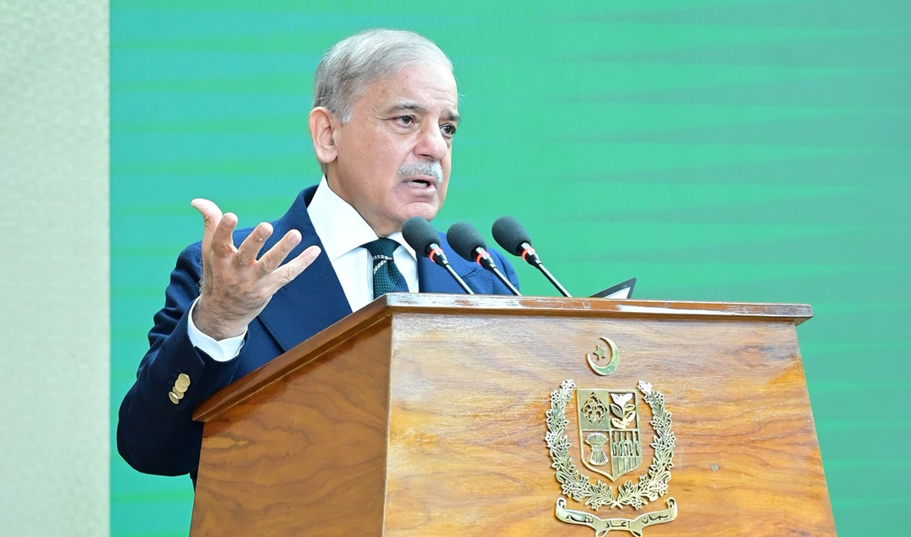 Pakistani Prime Minister Shehbaz Sharif addressing the participants of the 26th National Security Workshop in Islamabad on November 28, 20224. (PID)
