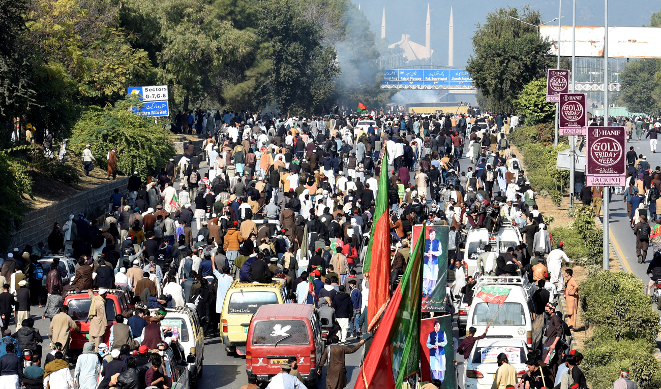 Supporters of the former Pakistani Prime Minister Imran Khan’s party, Pakistan Tehreek-e-Insaf (PTI), attend a protest demanding the release of Khan, in Islamabad on November 26, 2024. (REUTERS/File)