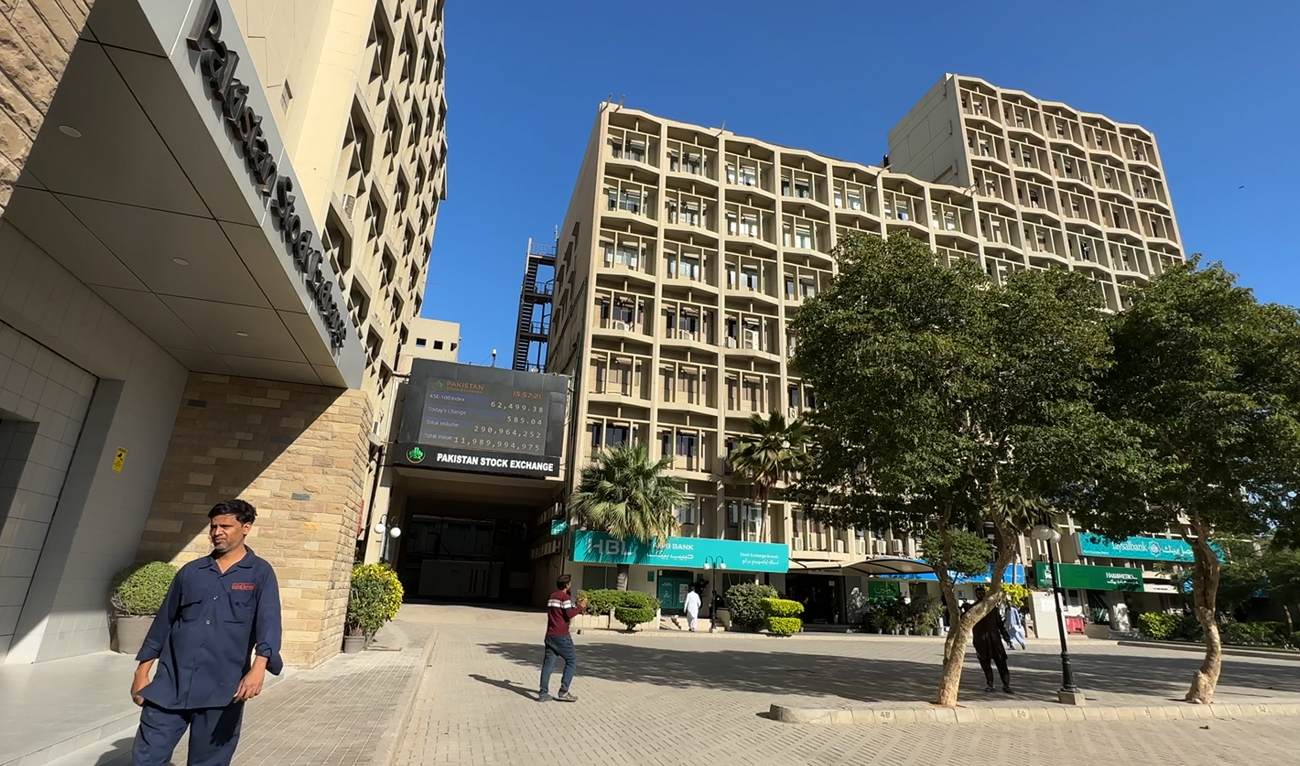 A man walks past the Pakistan Stock Exchange building in Karachi on February 23, 2024. (AN Photo/File)