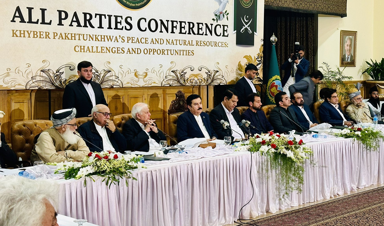 Governor Khyber Pakhtunkhwa Faisal Karim Kundi (seated fourth left) hosts the All Parties Conference at the Governor House Peshawar, on December 5, 2024. (Photo Courtesy: X@PPPKP_Official)