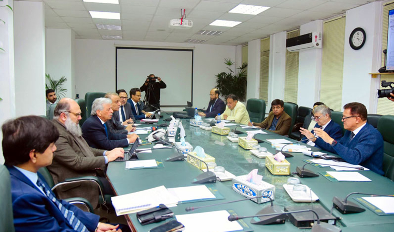 Pakistan Industries and Production Minister Rana Tanveer Hussain chairs a meeting of the Prime Minister’s Committee on Precious Stones in Islamabad on November 12, 2024. (Radio Pakistan)